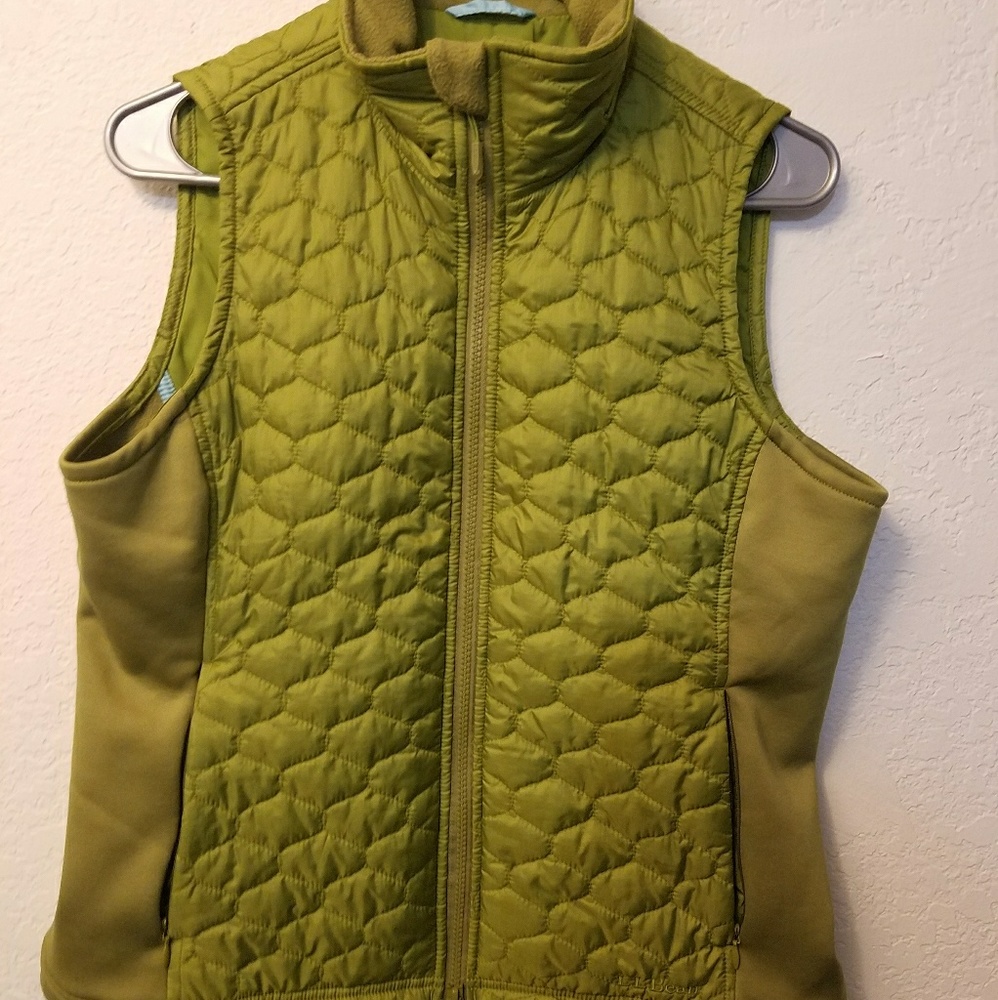 LL BEAN QUILTED THINSULATE lined vest size (M)